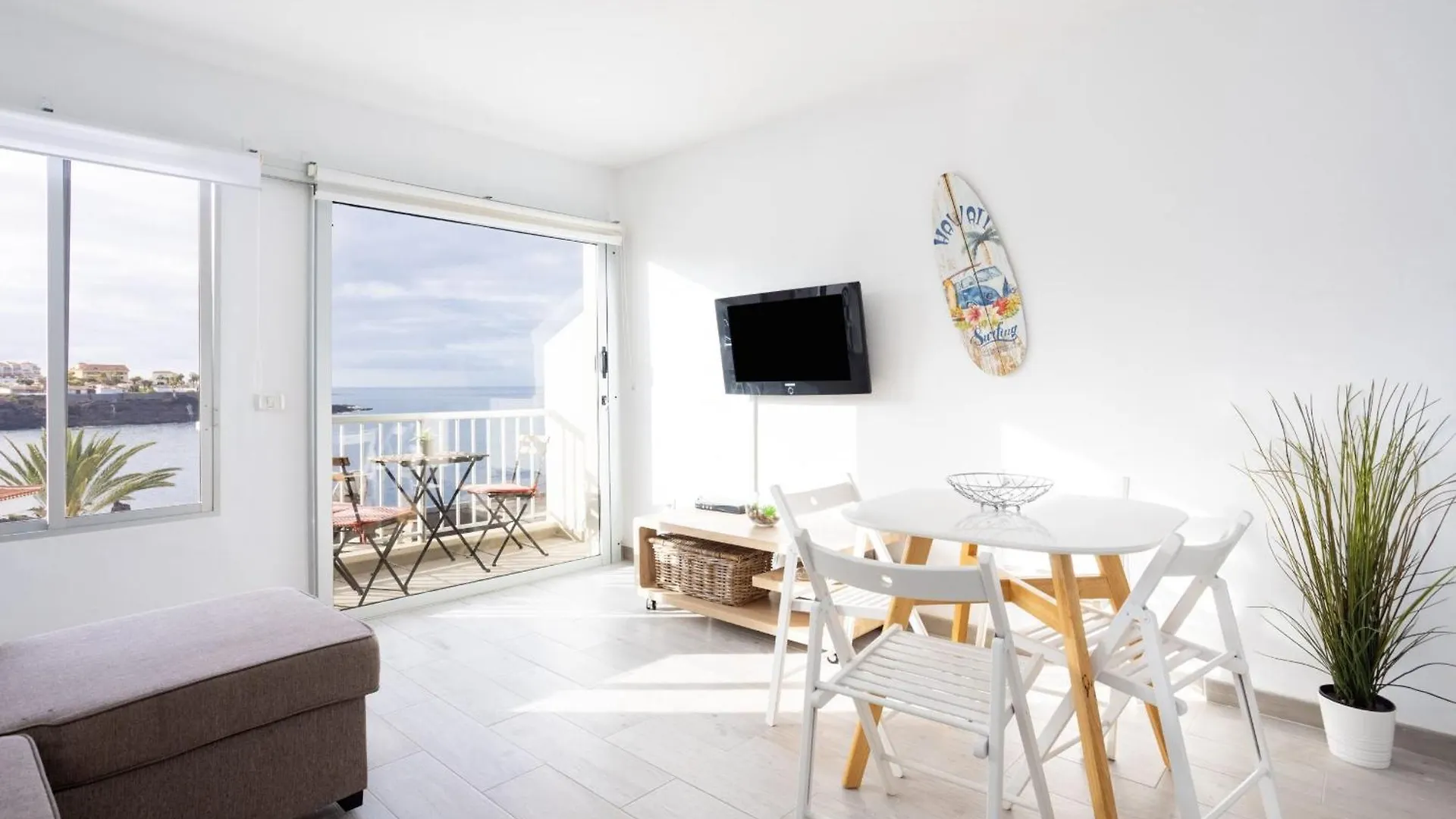 Duplex Con Piscina Junto Al Mar contacts